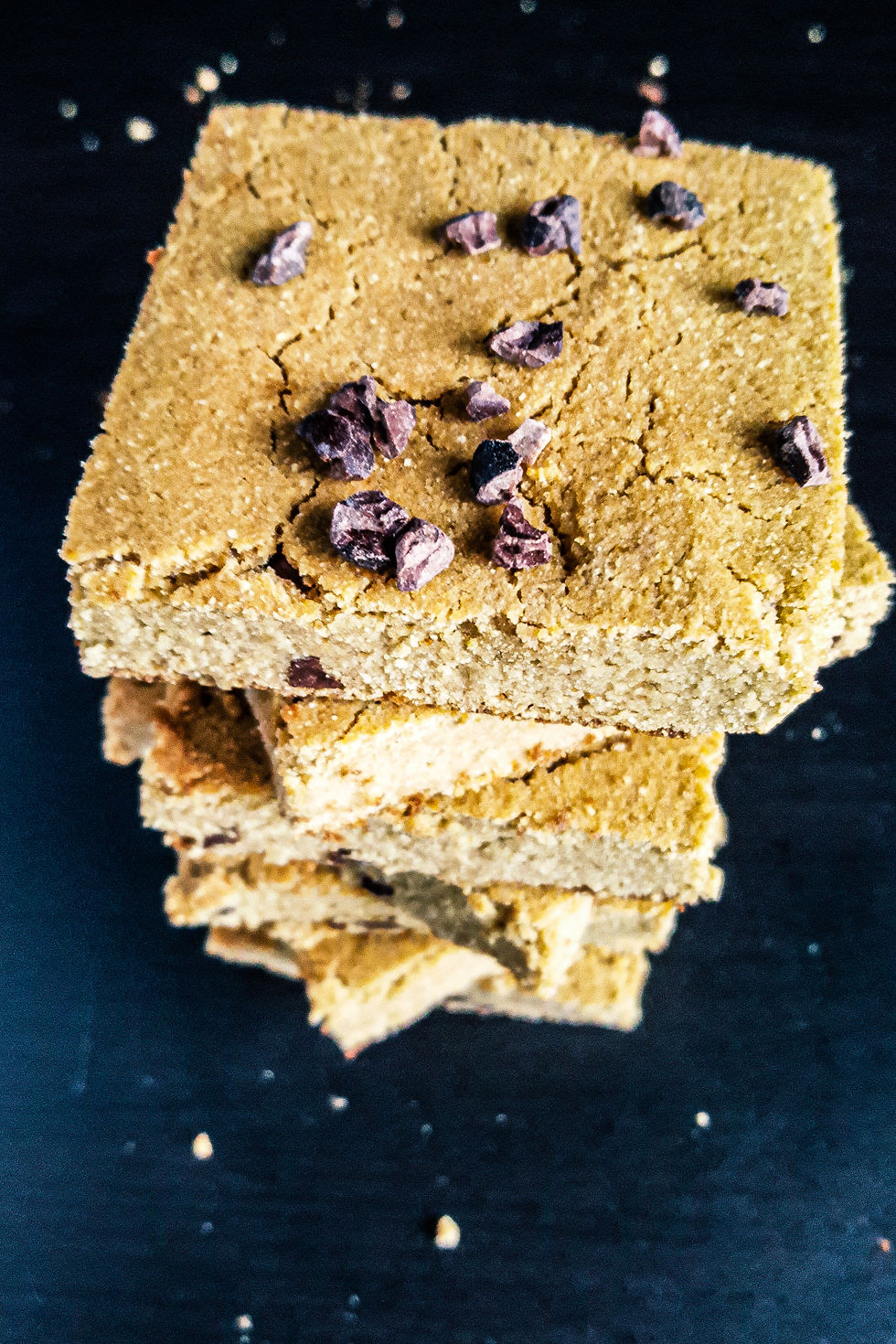 Kõrvitsa kikerherne blondie'd. Maitsvad ja tervislikud, suhkru- ja gluteenivabad vegan maiustused.