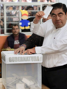 Miguel Barbosa, adelante en elección en Puebla conteo rápido