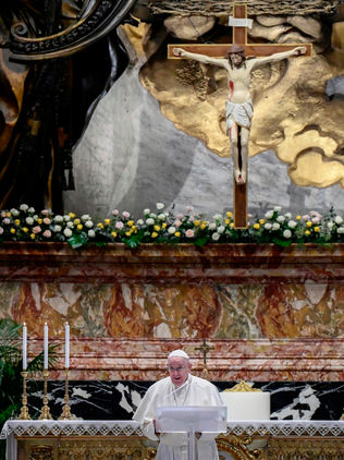El papa pide que se superen los retrasos en la distribución de las vacunas
