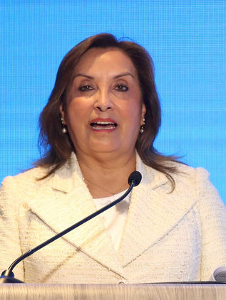 Boluarte acepta su destitución  y dice que no es responsable de delitos