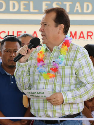 Mariano Rosales entrega domo en escuela de Nuevo México 