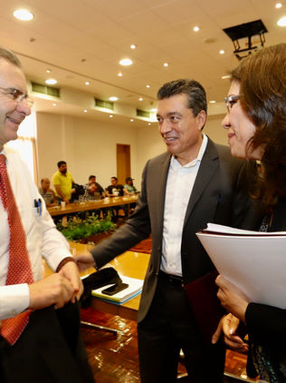 Reitera Rutilio Escandón disposición para lograr acuerdos con el magisterio