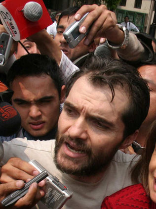 Fiscalía General va por Carlos Ahumada por extorsión y fraude