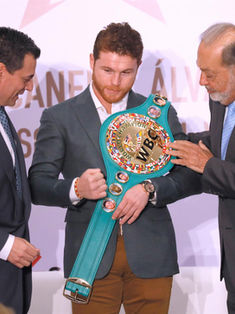Sulaimán afirma que "Canelo" ya heredó la estafeta de leyenda de JC Chávez