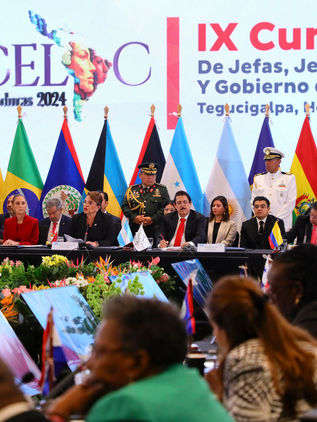 La Celac critica con dureza las deportaciones y encarcelamientos de migrantes desde EUA
