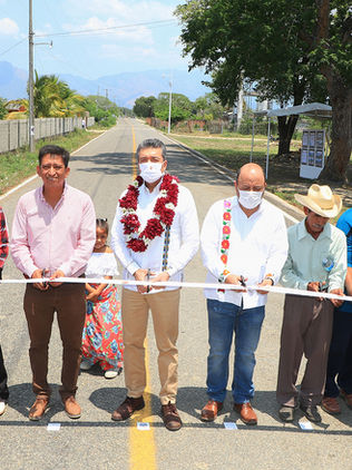 Rutilio Escandón inaugura en Pijijiapan la construcción del camino San Isidro-San José