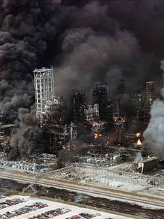 Al menos 37 heridos deja explosión en refinería de Texas