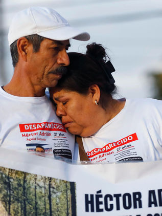 Familias de desaparecidos "clausuran" el Senado en solidaridad con Comité de ONU