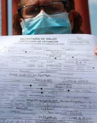 Denuncian escasez de certificados de defunción 