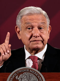 Informa AMLO sobre avances del Aeropuerto Felipe Carrillo Puerto y el Tren Maya