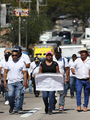 Transportistas protestan en Guerrero tras cuatro asesinatos 