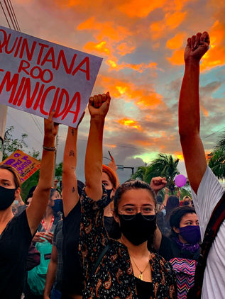 Indignación por policías que matan a una mujer en Tulum