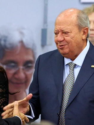 Presentan denuncia en Fiscalía General contra Romero Deschamps