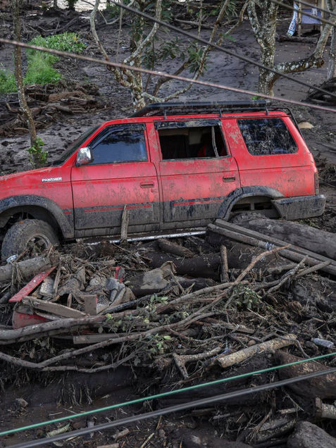 Al menos 37 muertos debido a las inundaciones en Indonesia