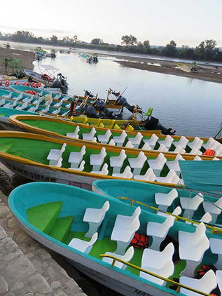 Lancheros esperan que nivel del Grijalva no baje para Semana Santa