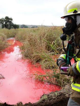 Población en Veracruz acusa daños por un derrame de Pemex y pide remediación