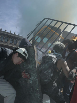Marcha de ‘Generación Z’ deja veinte civiles y más de cien policías heridos