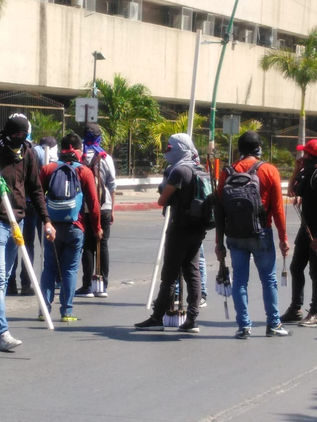 Nueva jornada violenta por normalistas de San Cristóbal en Tuxtla Gutiérrez