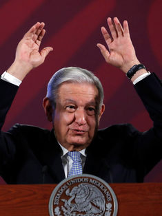López Obrador celebra reducción de pobreza y promete alza de 25 % a pensión de adultos