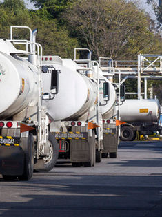 México dispuesto a venderle gasolina a Venezuela por razones “humanitarias"
