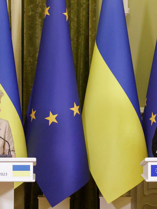 Kremlin tacha de "politizada" decisión de UE de abrir negociaciones con Ucrania