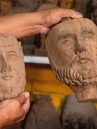 Artesanos de Chiapa de Corzo preservan el patrimonio del arte tallado en madera
