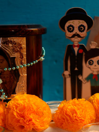 México vive un Día de Muertos insólito: Ofrendas en casa a falta de panteones