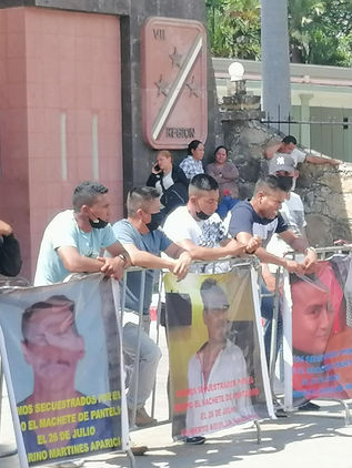 Familiares de desaparecidos por autodefensas “ven esperanza”