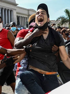 Comunidad cubana en Tapachula exige a su gobierno un alto a la represión de su pueblo