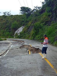 Lluvias en Chiapas por ciclones tropicales dejan daños en infraestructura vial