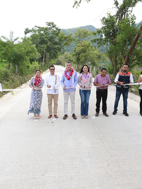 En Berriozábal, Rutilio Escandón inaugura pavimentación de la entrada a la localidad Las Maravillas