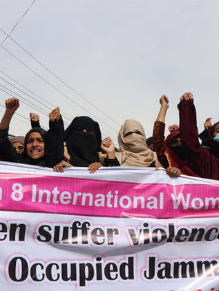 Las mujeres en el  mundo exigen igualdad y expresan su solidaridad con Ucrania