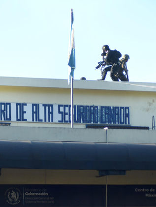 Guatemala detiene a 26 personas por asesinato de 10 policías en ataque pandillero