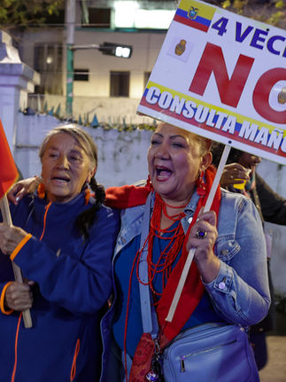 Ecuador rechaza en referendum la autorización de bases militares extranjeras