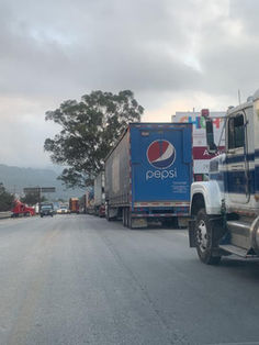 Con bloqueo, presionan para exigir agua del túnel de avenamiento en San Cristóbal