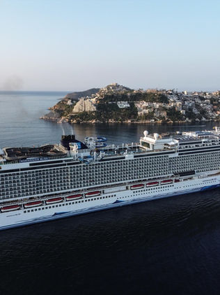 Acapulco recibe al primer crucero de turistas tras el huracán Otis