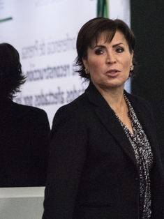 Juez decide que Rosario Robles siga en prisión