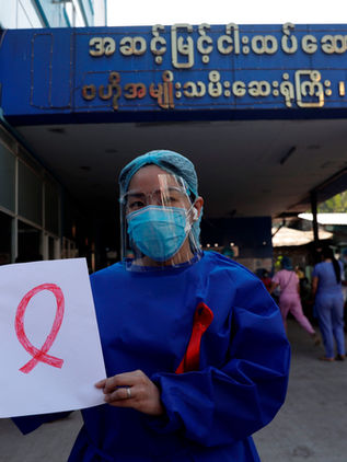 Personal de salud de Birmania en huelga de protesta por el golpe de Estado