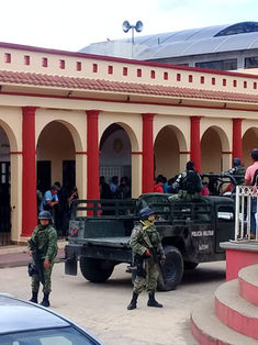 Campesinos de Simojovel retienen a síndico