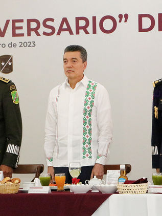 Gobernador y comandante de la 7ª. Región Militar conmemoran 110 aniversario del Ejército Mexicano