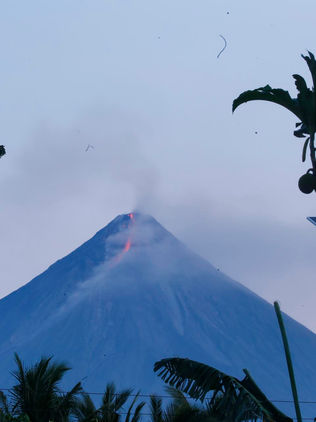 Filipinas se prepara para evacuar hasta 40.000 personas por volcán Mayón