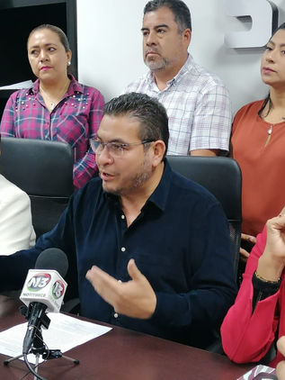 Sección 40 ofrece solución a pago de docentes interinos