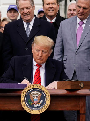 Donald Trump firma Acuerdo Modificatorio del T-MEC
