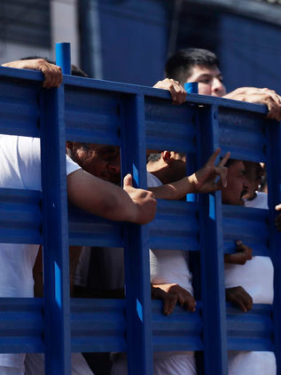 El Salvador extiende régimen de excepción contra pandillas