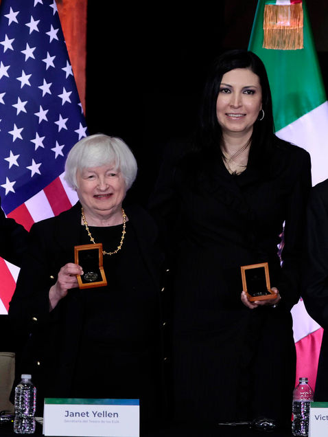 México emite moneda conmemorativa para celebrar 200 años de relación diplomática con EU