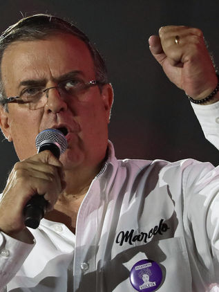 Ebrard inicia gira en Tlaxcala y pide no repetir "viejas prácticas"