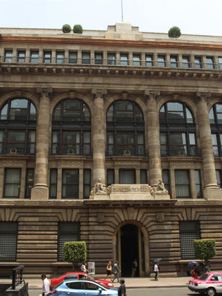 El Banxico sube tasa de interés en 75 puntos hasta un 9,25 % récord