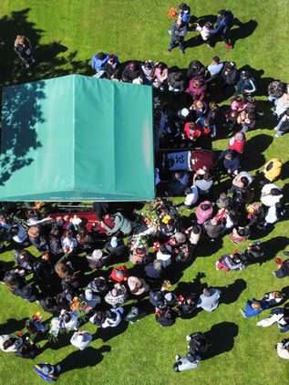 Víctimas del triple feminicidio en Argentina son enterradas en medio de la investigación