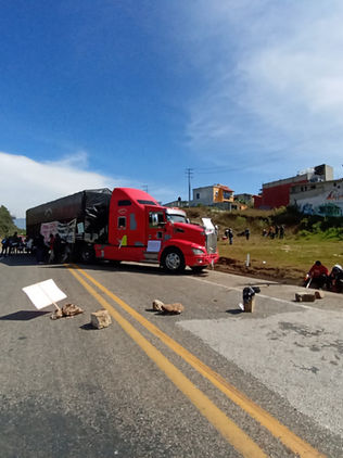 Bloqueos carreteros en Chiapas paralizan actividades