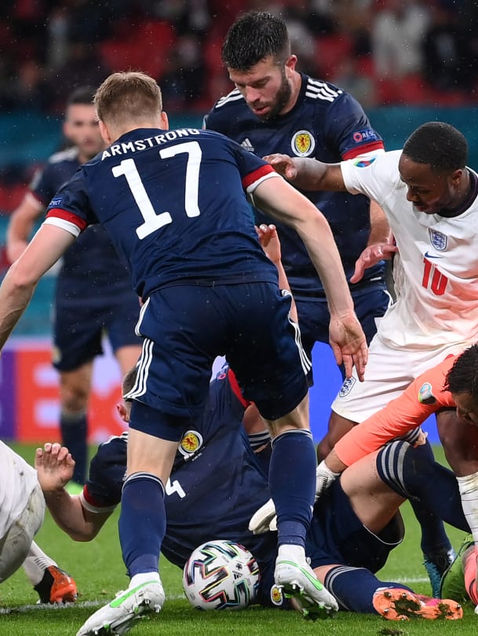 Inglaterra se atasca